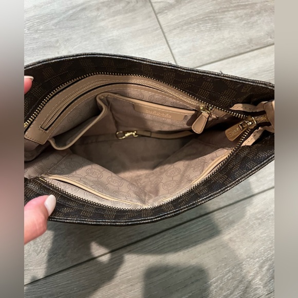 MK crossbody - Picture 2 of 2